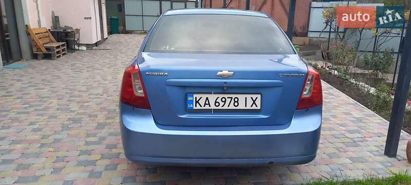 Седан Chevrolet Nubira 2004 в Лубнах