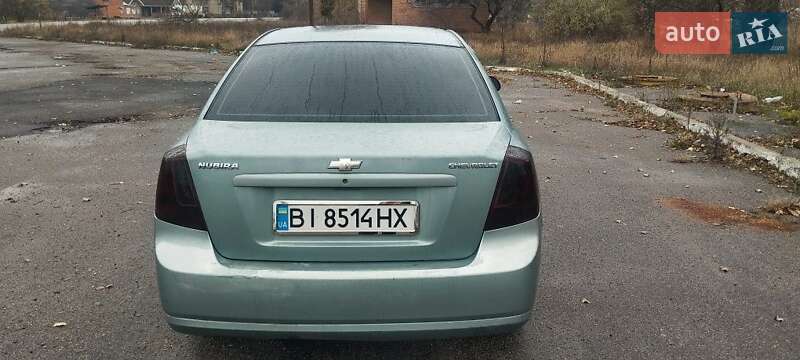 Седан Chevrolet Nubira 2004 в Лубнах