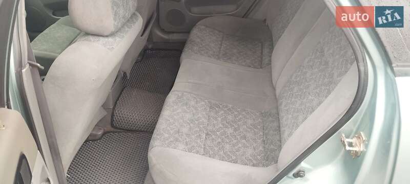 Седан Chevrolet Nubira 2004 в Лубнах