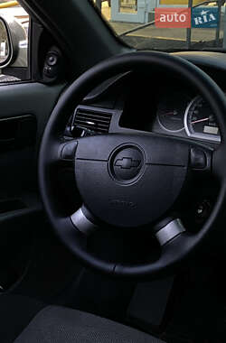 Седан Chevrolet Nubira 2004 в Николаеве