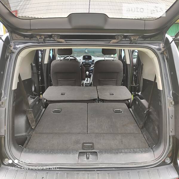 Минивэн Chevrolet Orlando 2011 в Долине