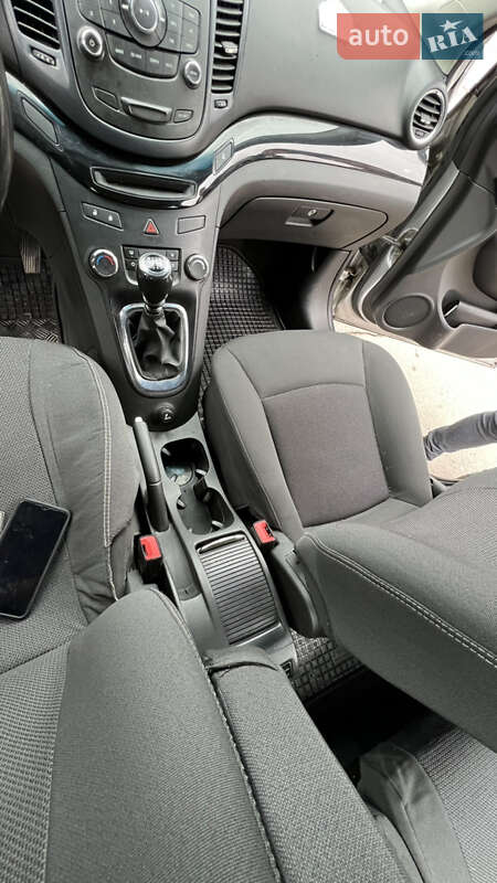 Универсал Chevrolet Orlando 2011 в Ровно