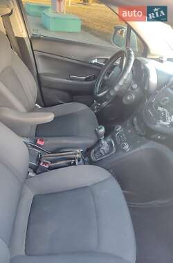 Минивэн Chevrolet Orlando 2011 в 