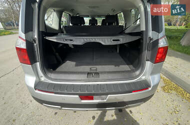 Мінівен Chevrolet Orlando 2010 в 