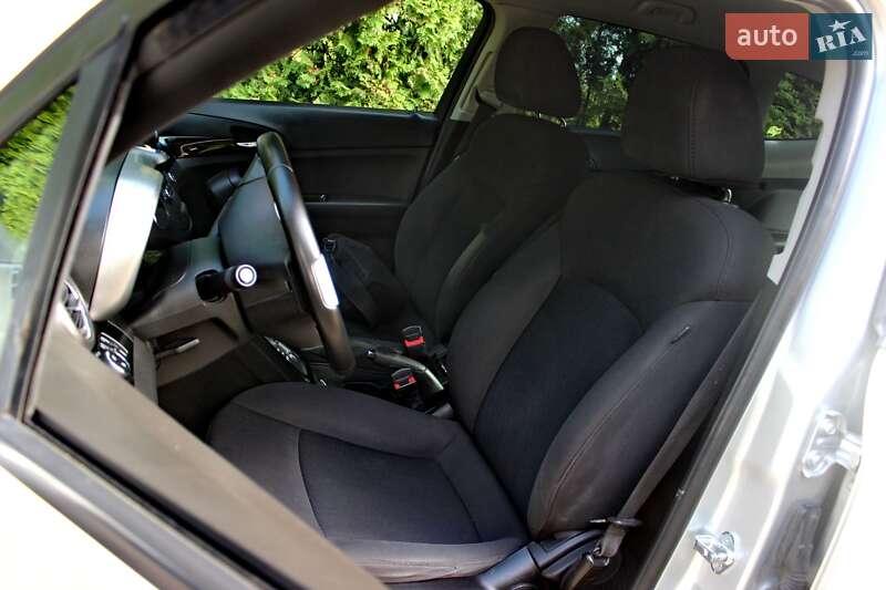 Минивэн Chevrolet Orlando 2012 в Сарнах