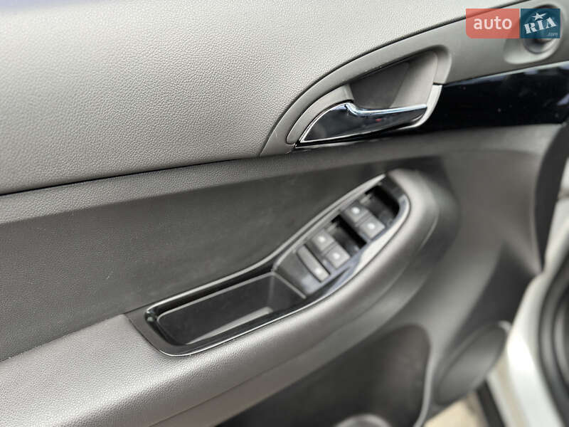 Мінівен Chevrolet Orlando 2012 в Дніпрі