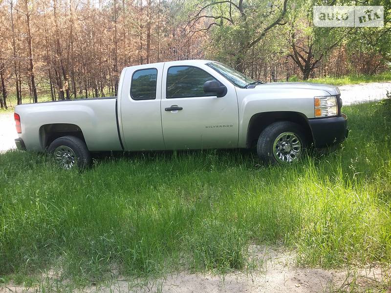 Пікап Chevrolet Silverado 2010 в Дубні
