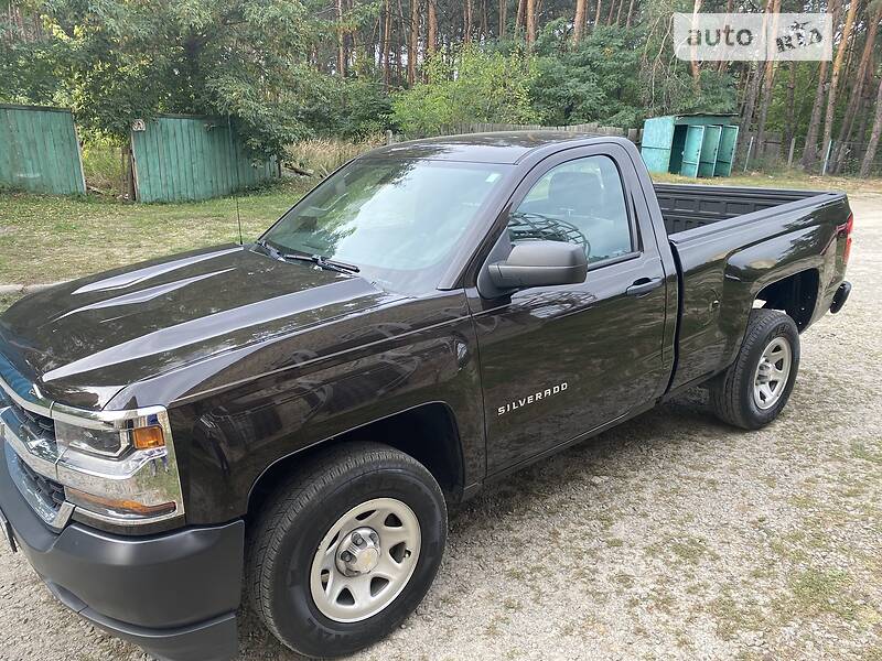 Пикап Chevrolet Silverado 2018 в Киеве