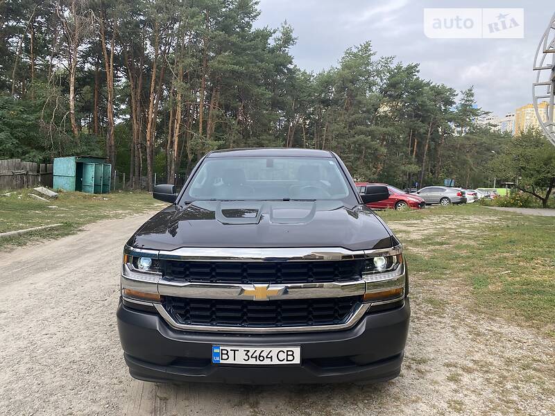 Пикап Chevrolet Silverado 2018 в Киеве