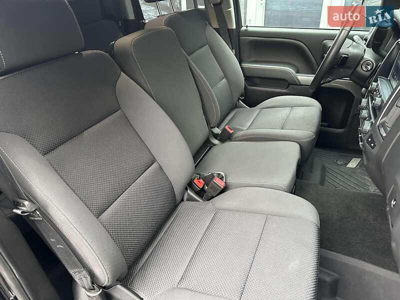 Пикап Chevrolet Silverado 2018 в Киеве