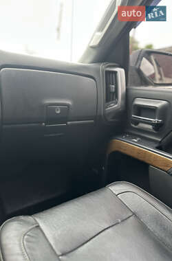 Пикап Chevrolet Silverado 2015 в 