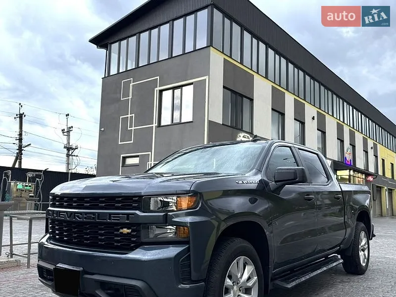 Chevrolet Silverado 2021