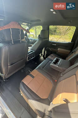 Пикап Chevrolet Silverado 2021 в 