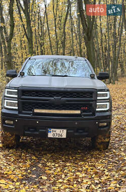Пікап Chevrolet Silverado 2015 в Рівному