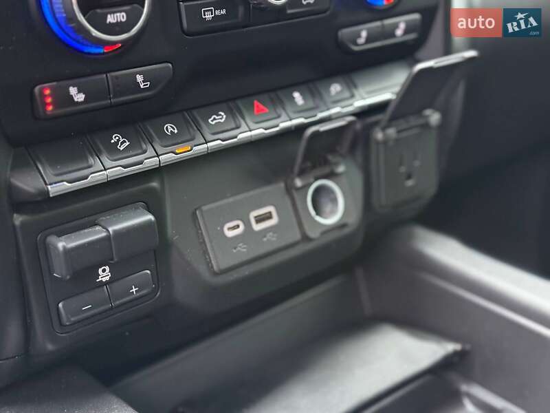 Пикап Chevrolet Silverado 2020 в Киеве