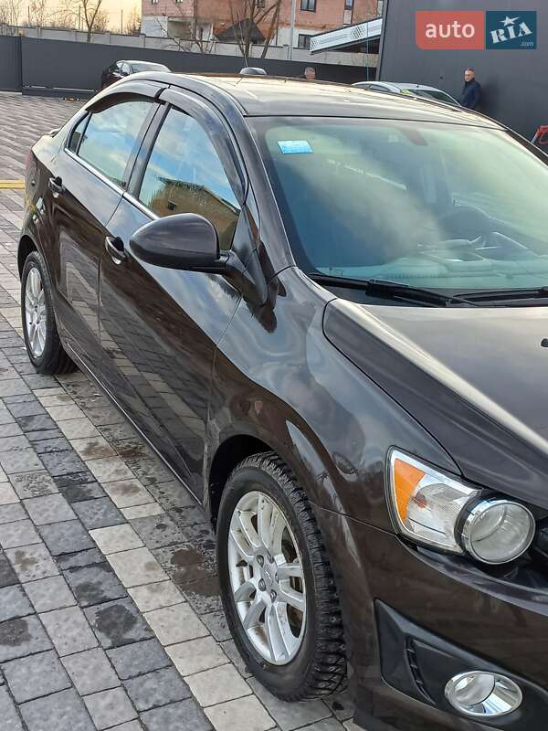 Седан Chevrolet Sonic 2014 в Львове