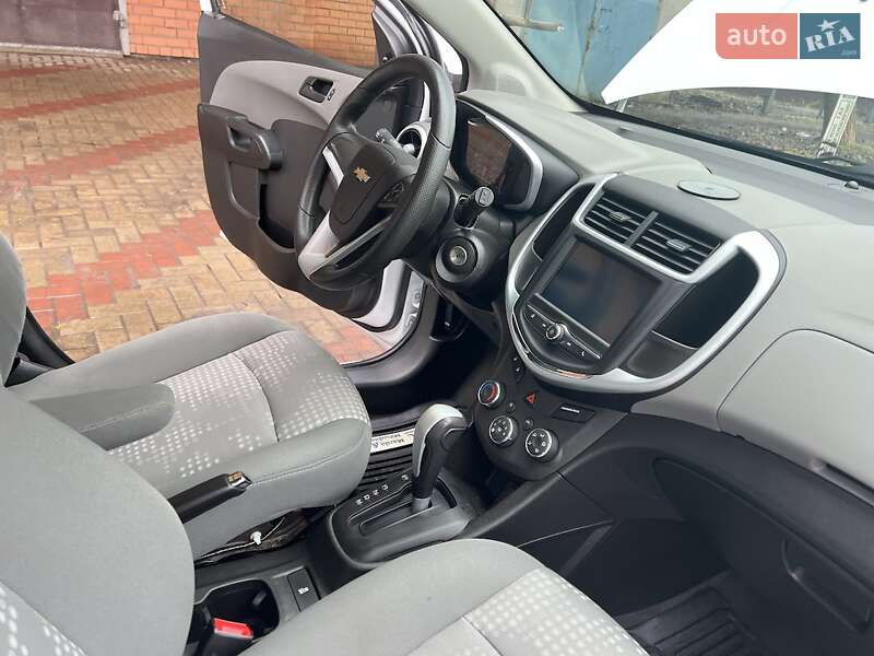 Хэтчбек Chevrolet Sonic 2017 в Днепре