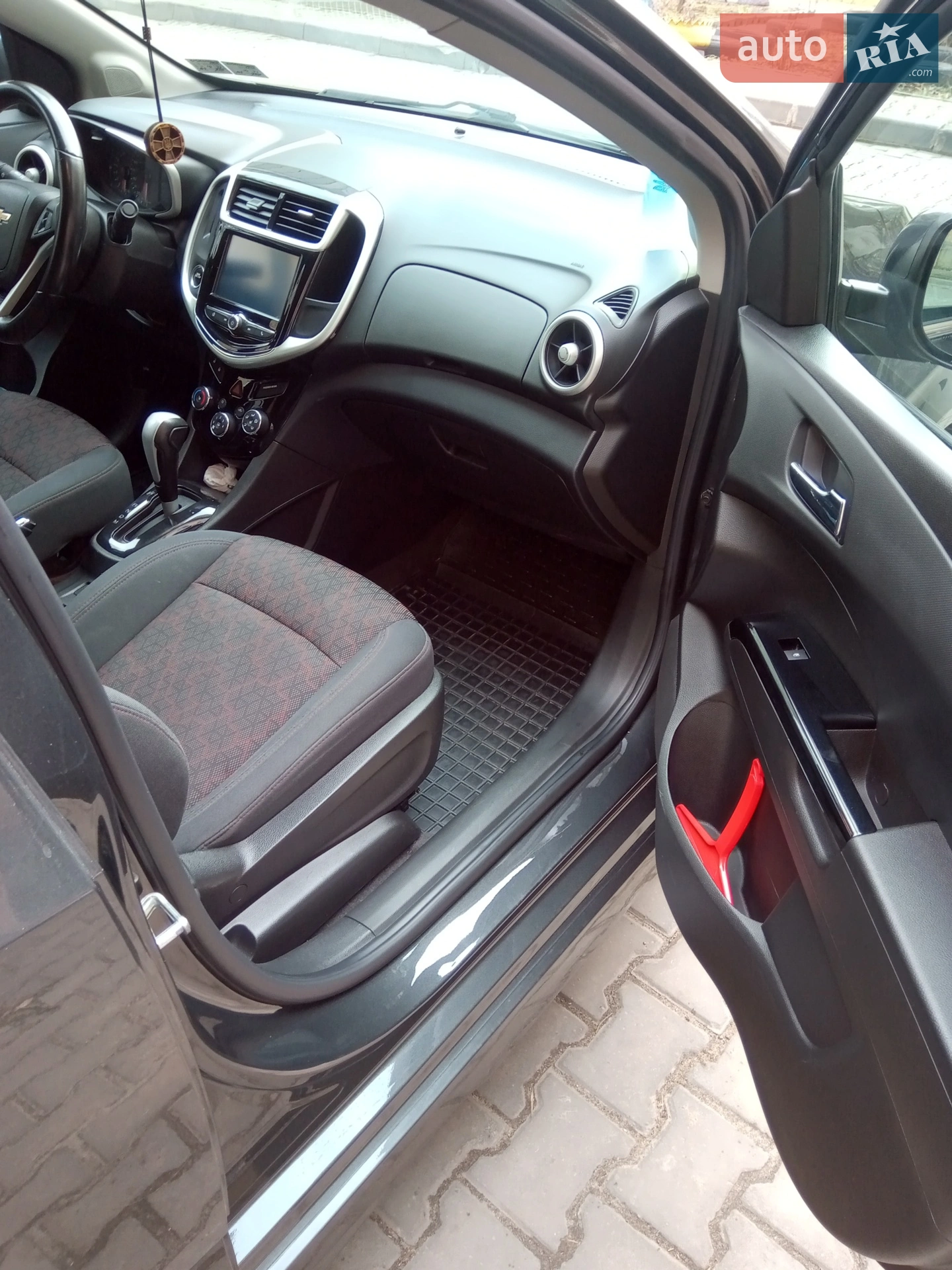 2016 Chevrolet Sonic - мініатюра 15