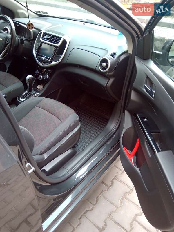 Седан Chevrolet Sonic 2016 в Кривом Роге