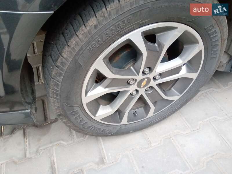 Седан Chevrolet Sonic 2016 в Кривом Роге