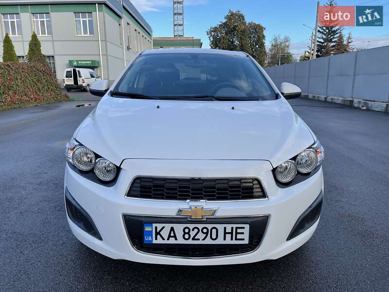 Седан Chevrolet Sonic 2017 в Киеве