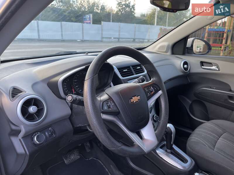 Седан Chevrolet Sonic 2017 в Киеве