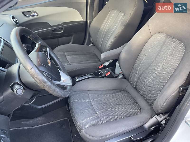 Седан Chevrolet Sonic 2017 в Киеве