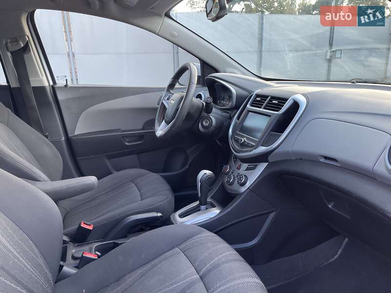 Седан Chevrolet Sonic 2017 в Киеве