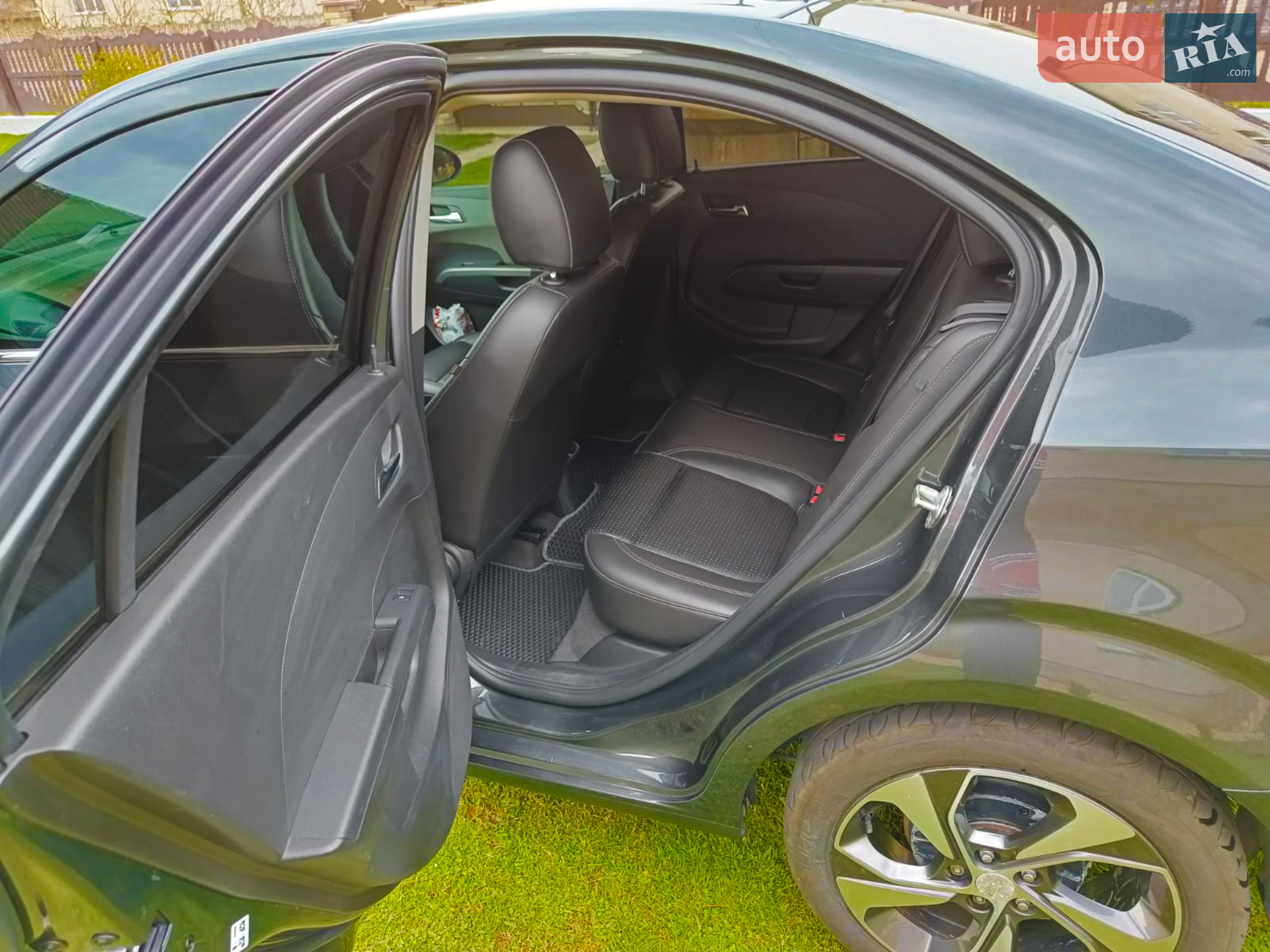 2016 Chevrolet Sonic - мініатюра 12