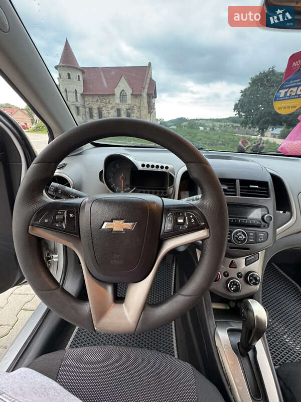 Хэтчбек Chevrolet Sonic 2011 в Тернополе