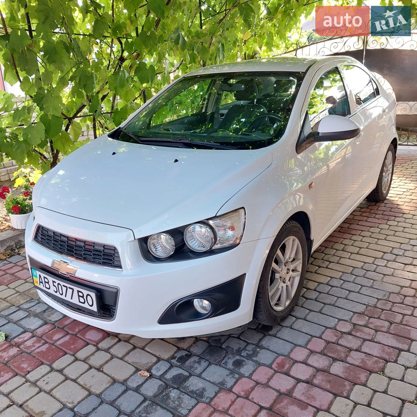 2012 Chevrolet Sonic - мініатюра 16