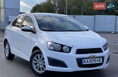 Седан Chevrolet Sonic 2017 в Киеве