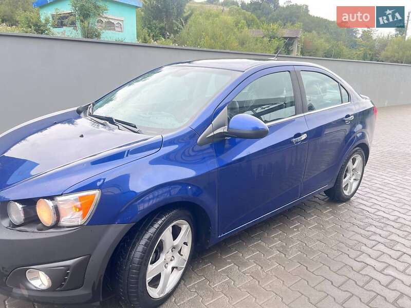 Седан Chevrolet Sonic 2014 в Воловце