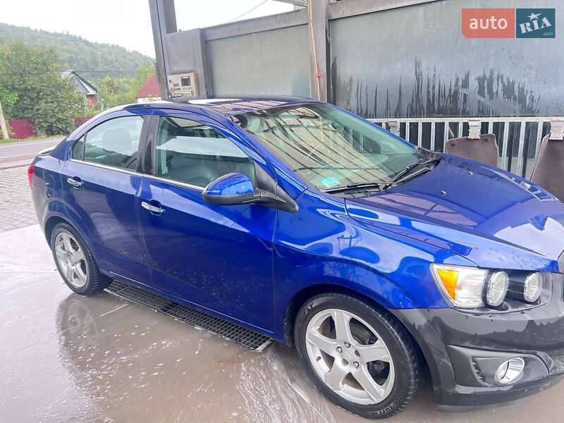 Седан Chevrolet Sonic 2014 в Воловце