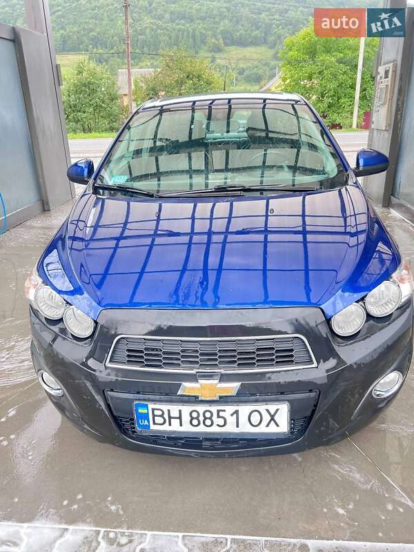 Седан Chevrolet Sonic 2014 в Воловце