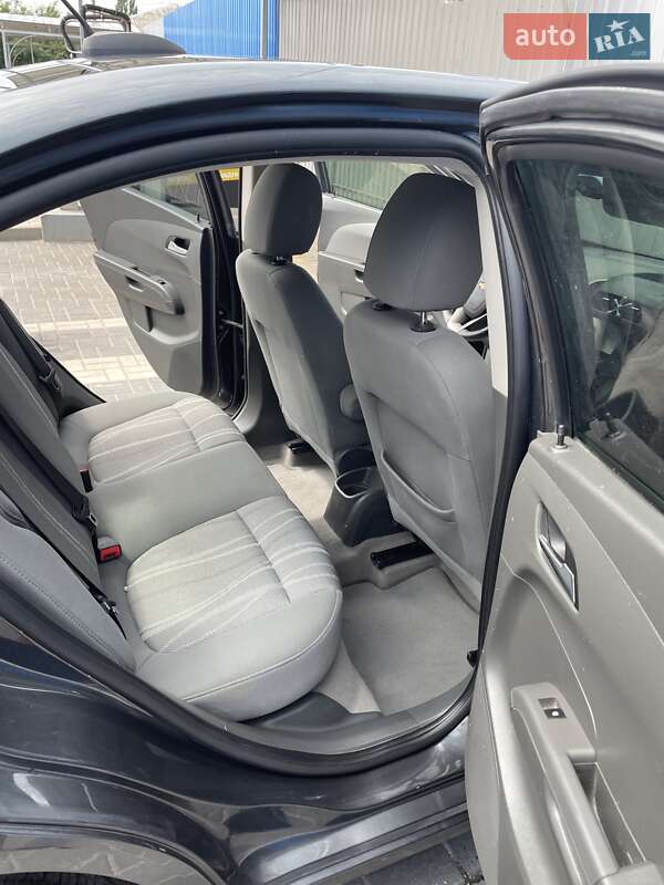 Седан Chevrolet Sonic 2015 в Полтаві фото 19 Седан Chevrolet Sonic 2015 в Полтаві