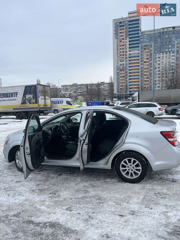 Седан Chevrolet Sonic 2016 в Києві