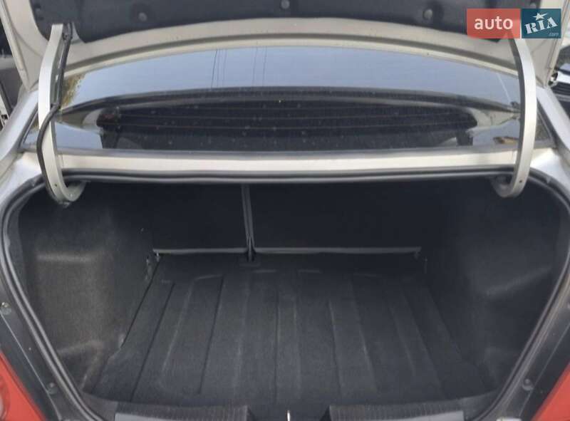 Седан Chevrolet Sonic 2012 в Киеве