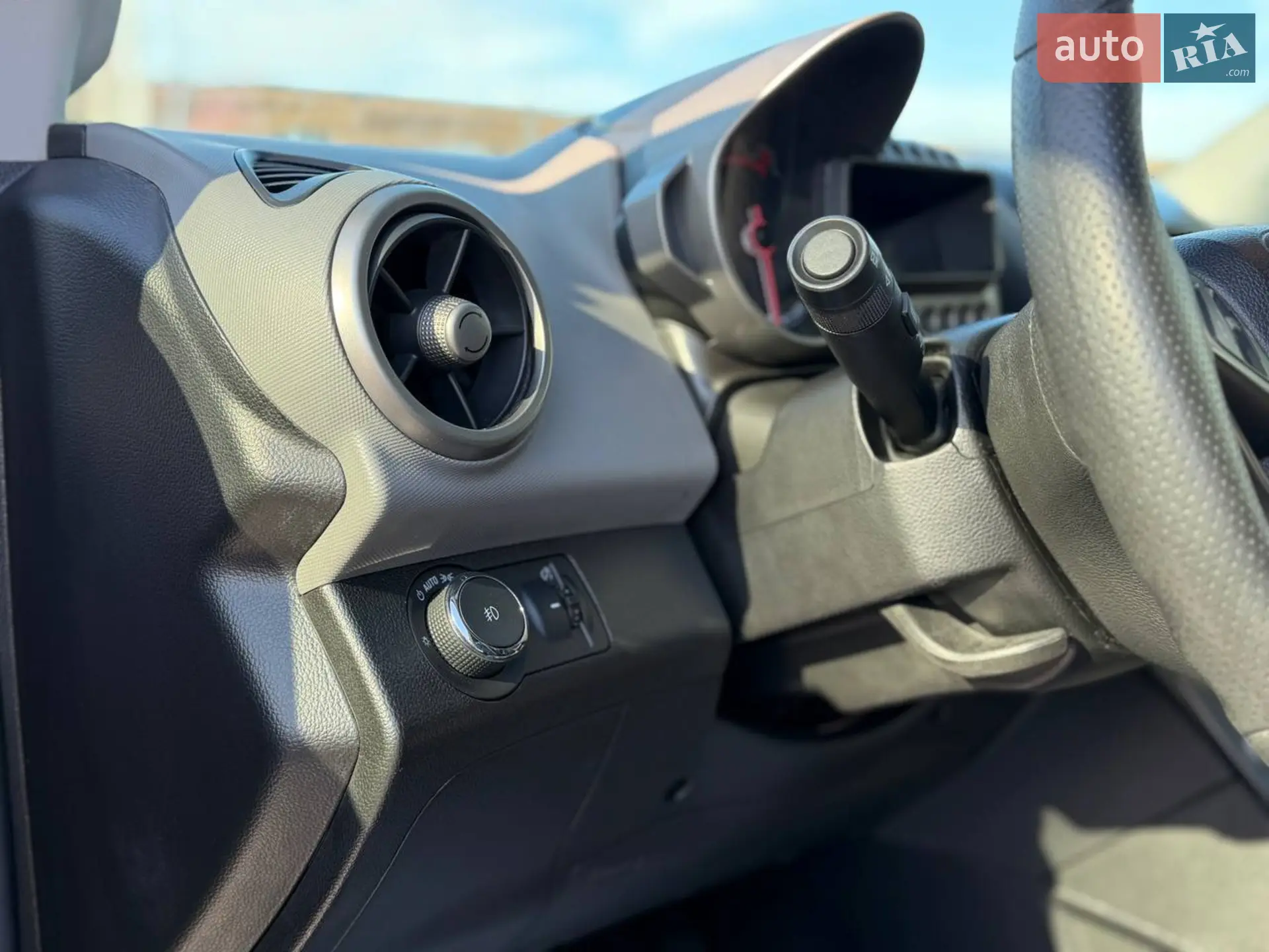 2014 Chevrolet Sonic - мініатюра 9