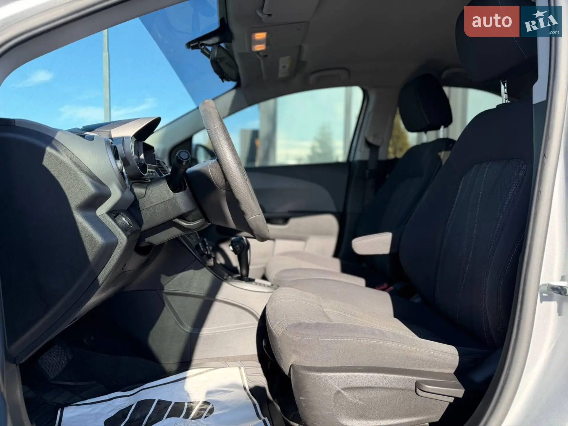 2014 Chevrolet Sonic - мініатюра 14