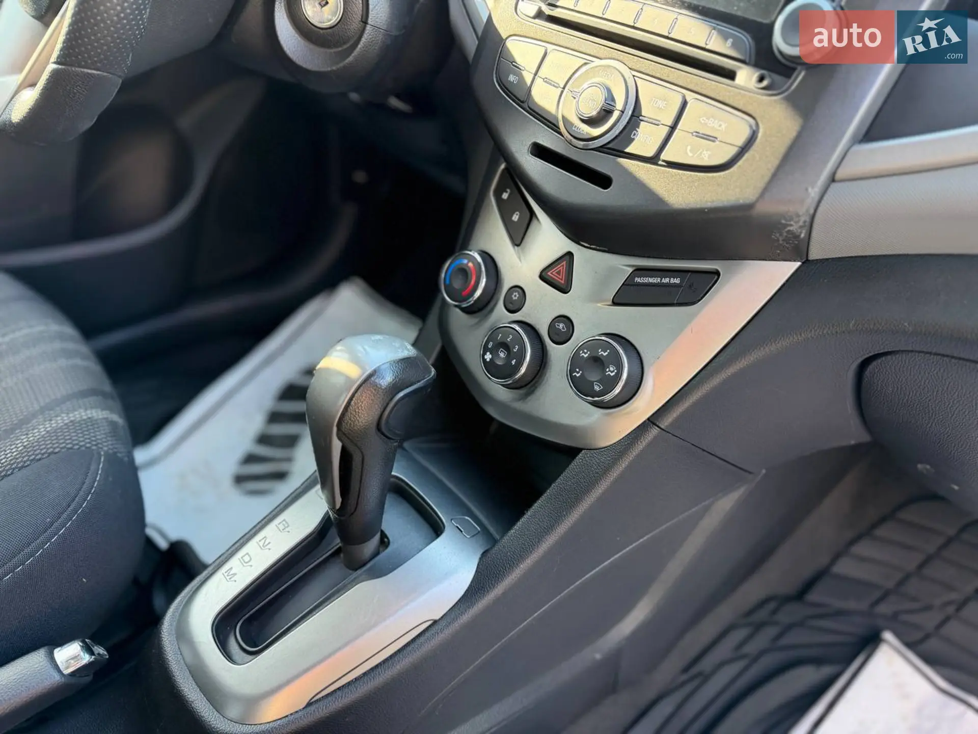 2014 Chevrolet Sonic - мініатюра 20