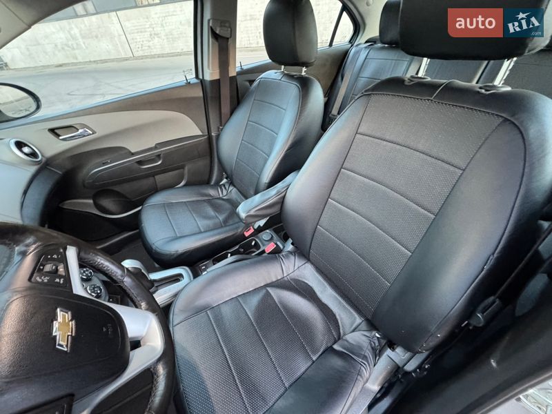 Седан Chevrolet Sonic 2016 в Киеве