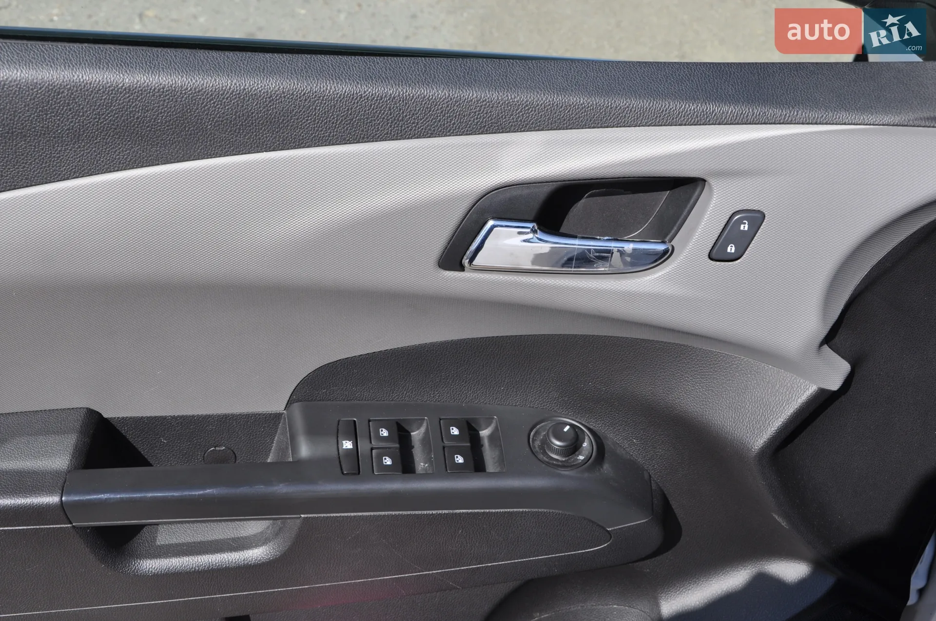 2015 Chevrolet Sonic - мініатюра 22