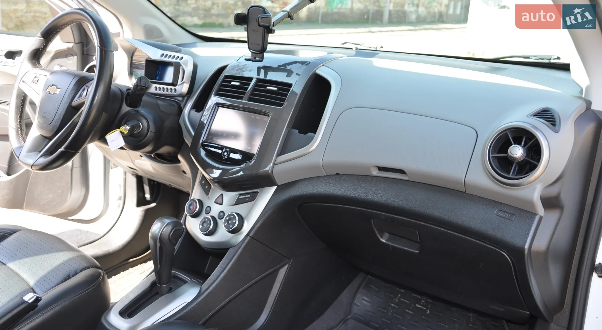 2015 Chevrolet Sonic - мініатюра 19