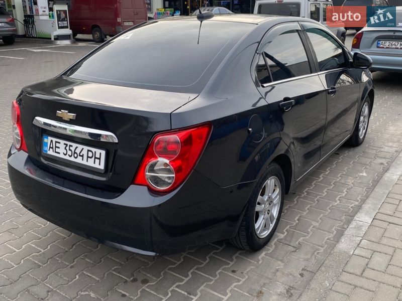 Седан Chevrolet Sonic 2015 в Дніпрі
