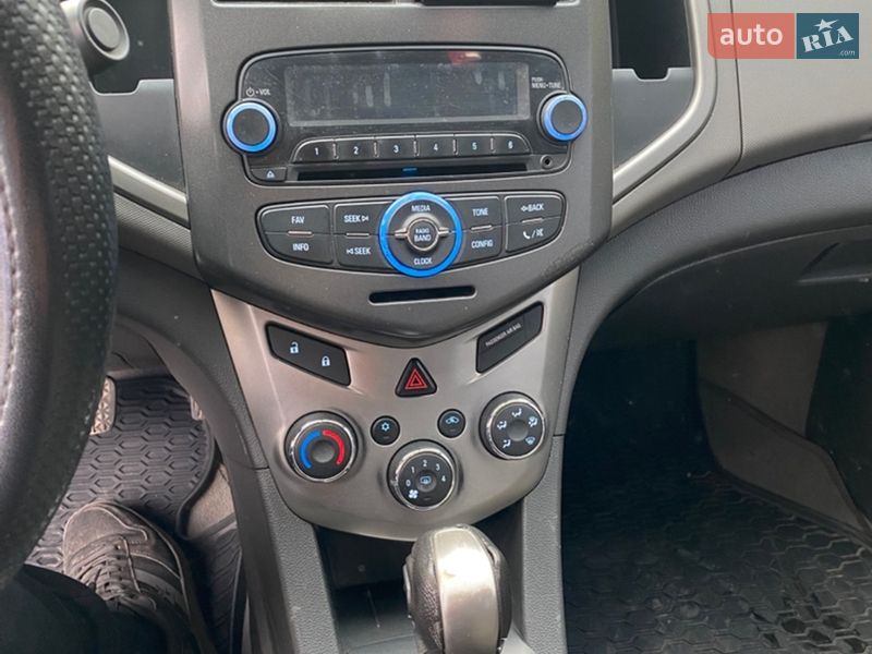 Седан Chevrolet Sonic 2015 в Дніпрі