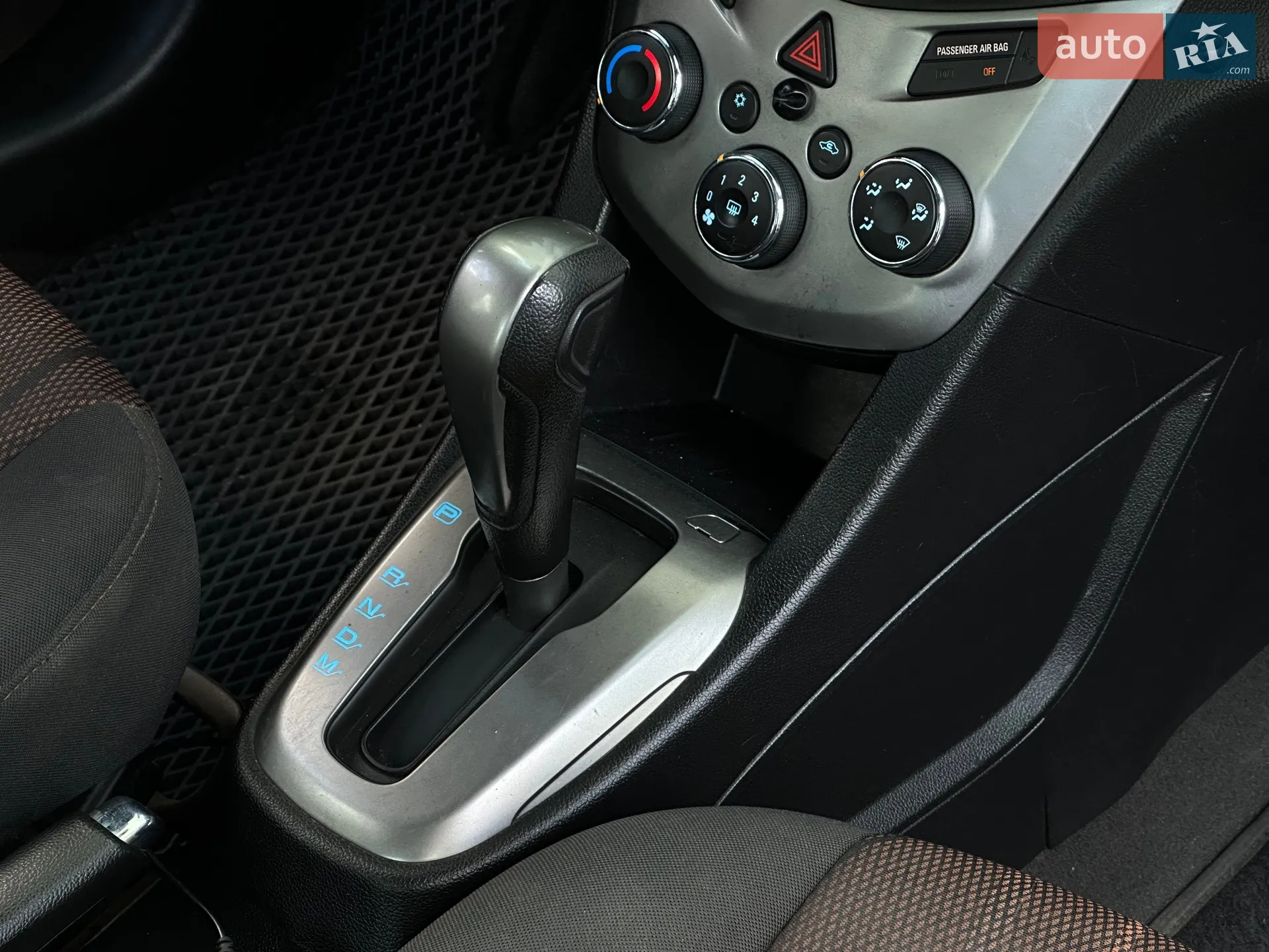 2015 Chevrolet Sonic - мініатюра 45