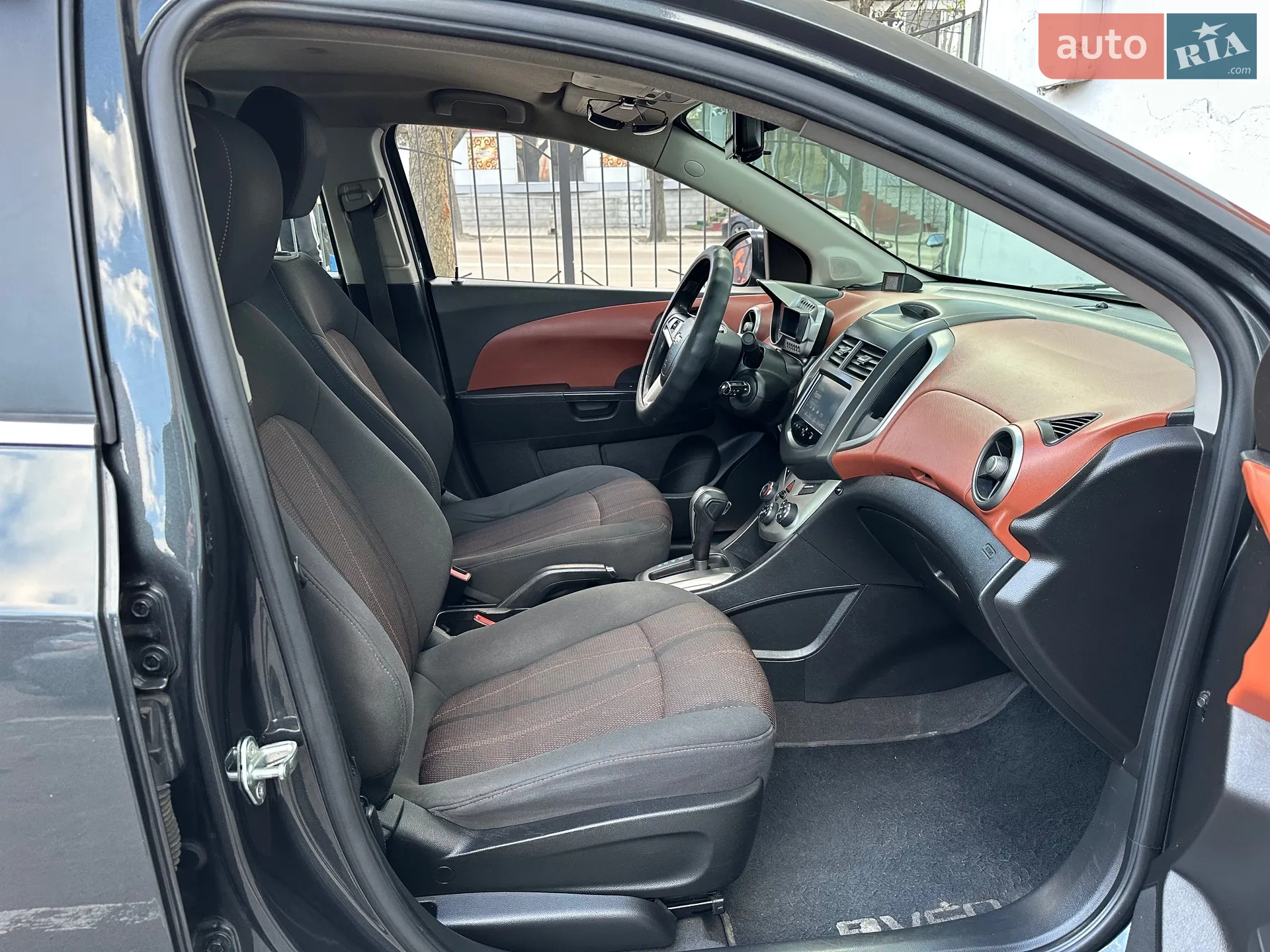 2015 Chevrolet Sonic - мініатюра 44