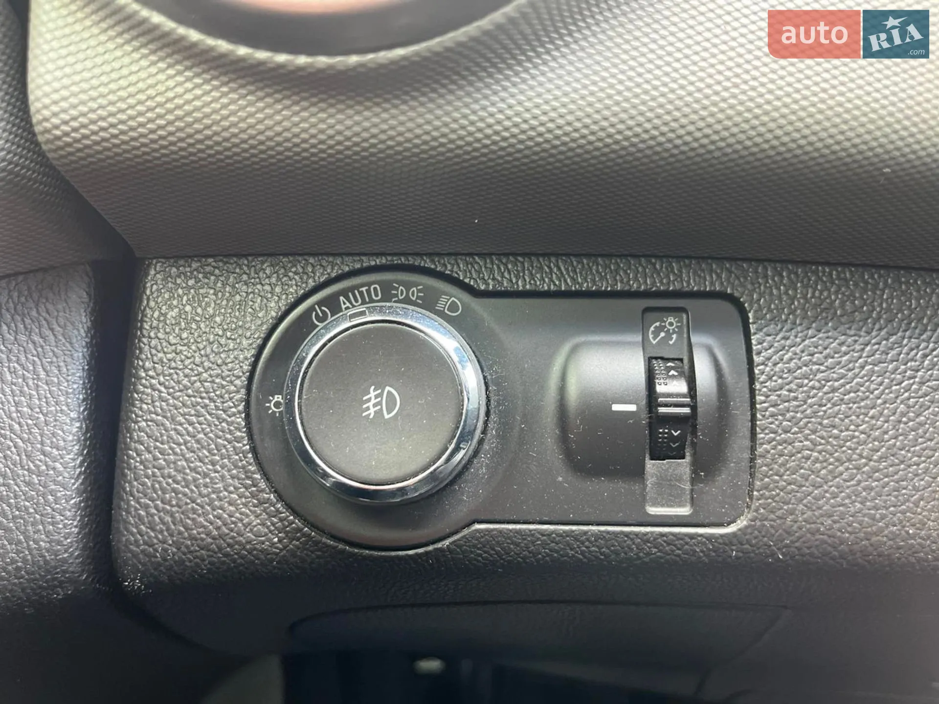 2012 Chevrolet Sonic - мініатюра 34