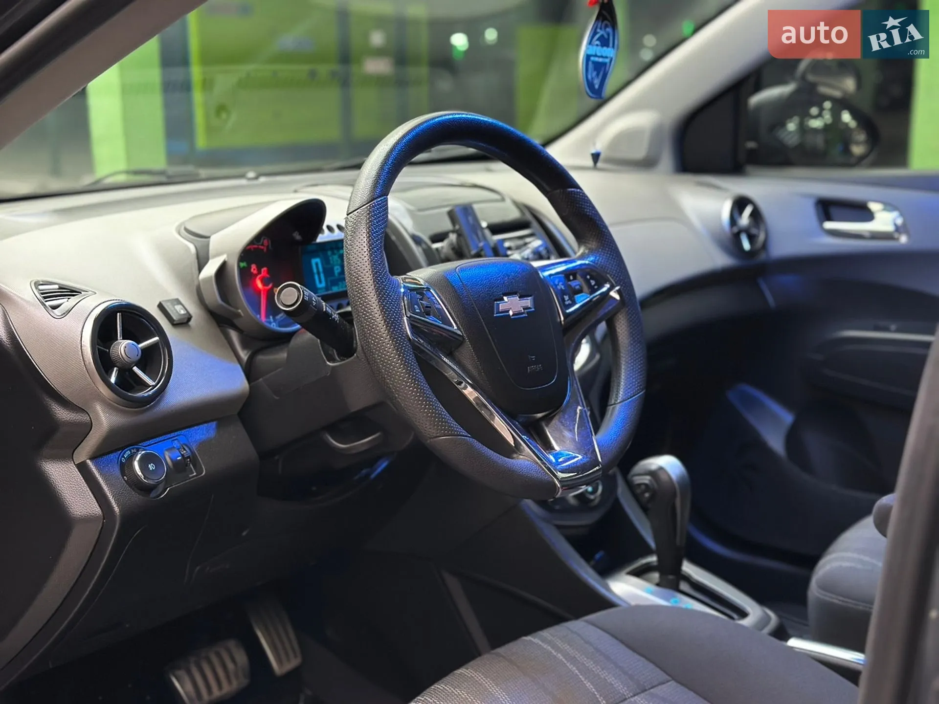 2015 Chevrolet Sonic - мініатюра 11